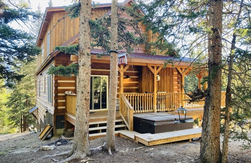 Alma Cabin | Cabin near Breckenridge perfect for families w/Large deck and amazing views!