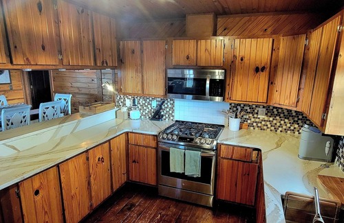 Lancaster Cabin | Cabin Near The Lake with Amazing Sunset Views!