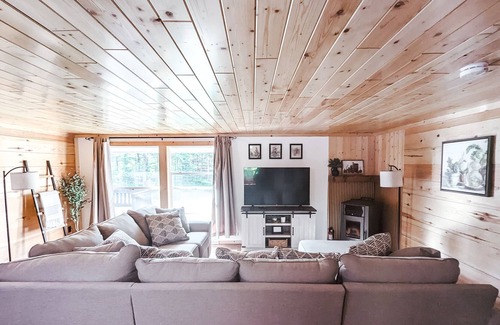 Amberg Cabin | Cabin Near UTV/ATV Trails Sleeps 8