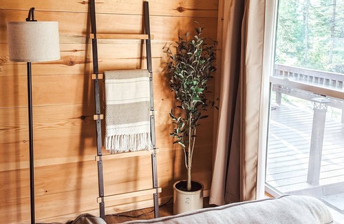 Amberg Cabin | Cabin Near UTV/ATV Trails Sleeps 8