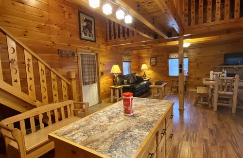 New Plymouth Cabin | Cabin on 100 Secluded Acres in Hocking Hills