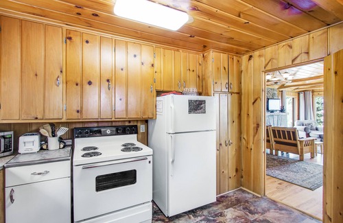 Estes Park Cabin | Cabin on 7 acres with glorious mountain views & wood fireplace