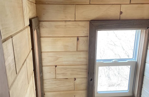 Winona County Cabin | Cabin on a cliff, with amazing view, and private hiking trails!