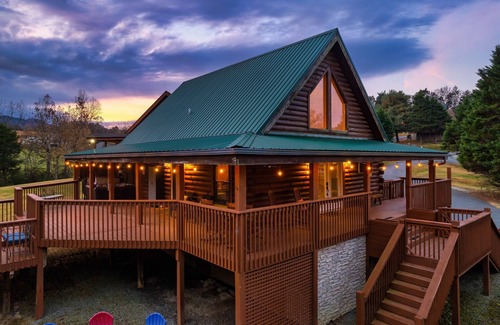 Sevierville Cabin | Cabin On A Creek! 2mi To Dolly, Pickleball & More!