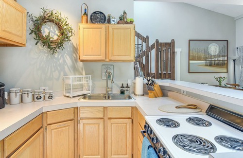 Black Hawk Cottage | Cabin on Clear Creek: A Hobbits Retreat!