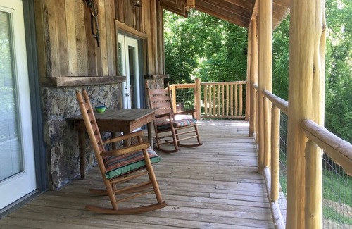 Knoxville Cabin | Cabin on Holston River, Fisherman & Paddlers Paradise