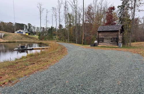 Chapel Hill Cabin | Cabin on Pond and Vineyard next to Aging Cave