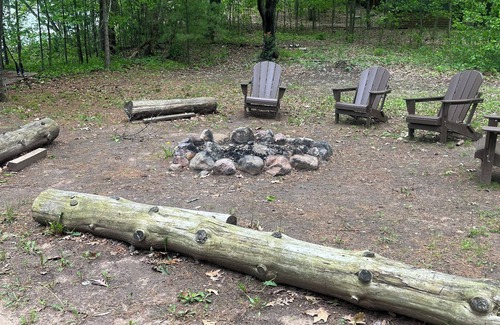 Stone Lake Cabin | Cabin on sandy lakefront with gentle slope to the lake