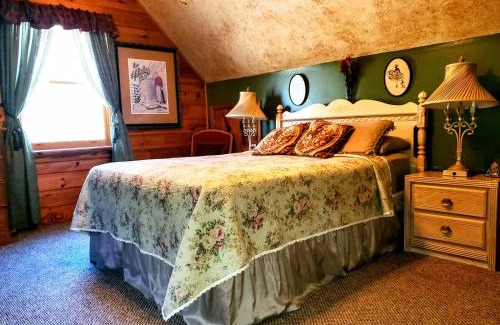 Lake Helen Bed & Breakfast | Cabin On The Lake