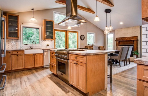 Asheville Cabin | Cabin on the Water | Asheville Cabin Resting on the Swannanoa River