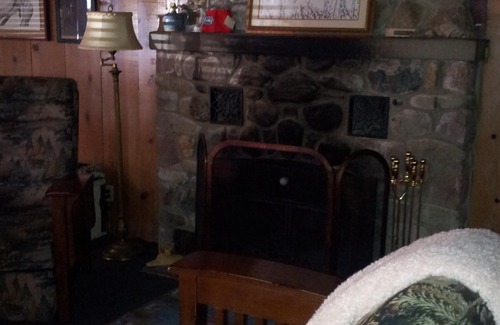 Castella Cabin | Cabin on Upper Sacramento River - River Access and Beach