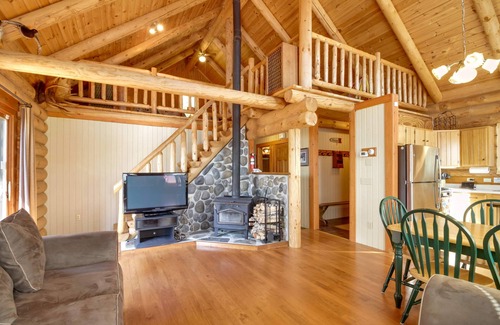 Ely Cabin | Cabin paradise on Rice Bay with Dock access + Recreation Room