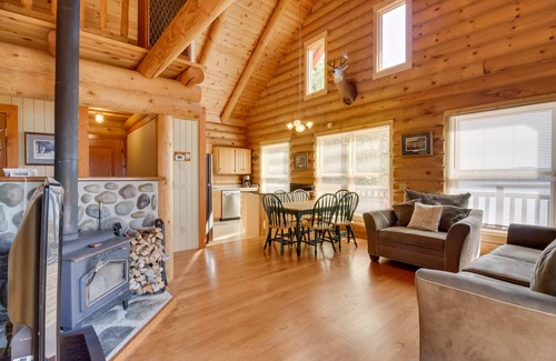 Ely Cabin | Cabin paradise on Rice Bay with Dock access + Recreation Room