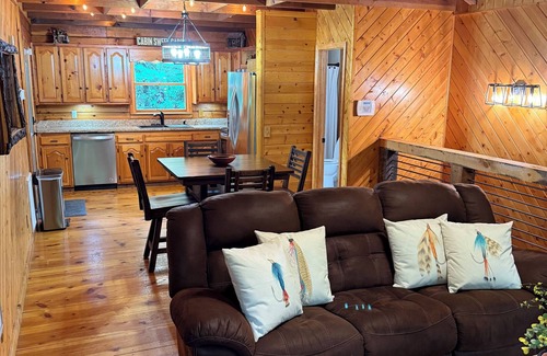 Raccoon Ridge Cabin | Cabin perfectly located for exploring all that Blue Ridge has to offer