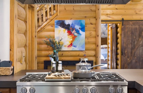 West Fairfax House | Cabin, Pool, Hot Tub, Wineries and Mountains Oh My!