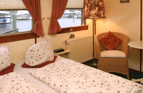 Innenstadt Boat Rental | Cabin - Potsdam: Schiffspension Luise