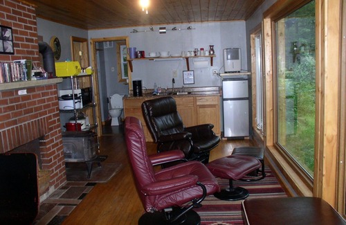 Friendship Cabin | Cabin Retreat Facing A Creek On 30 Acres