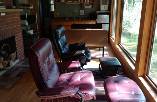 Friendship Cabin | Cabin Retreat Facing A Creek On 30 Acres