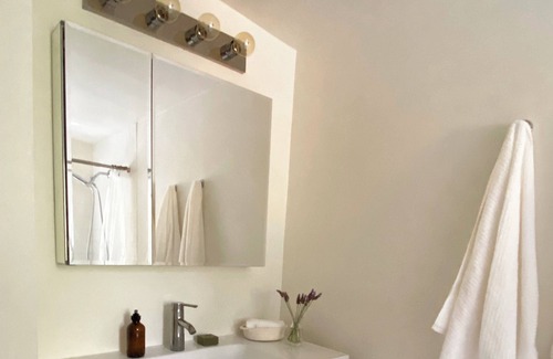 Sylvia Park Cabin | Cabin retreat nestled in the Santa Monica Mountains. 10min drive to the beach!
