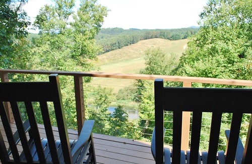 West Jefferson Cabin | Cabin-River views/access & Mtn Views,HotTub,pet friendly,WIFI,Smart TV's