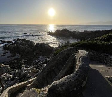 De Kelders House | Cabin Sela by Salted Fynbos Staying