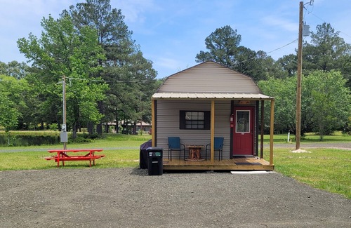Broaddus Cabin | Cabin Sleeps 4 Just minutes from Lake Sam Rayburn
