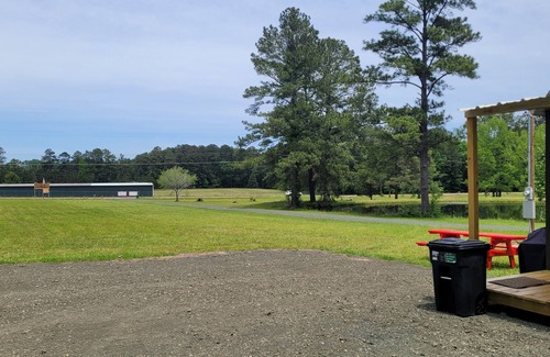 Broaddus Cabin | Cabin Sleeps 4 Just minutes from Lake Sam Rayburn