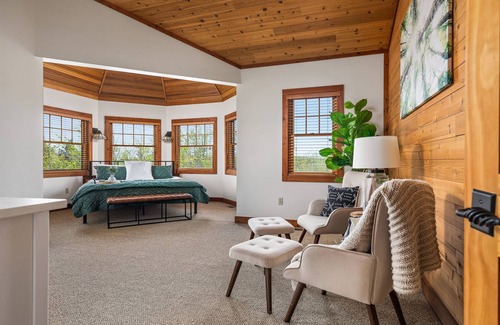 Harbor Springs Cabin | Cabin Slps 18 NEW Patio Hot Tub Arcade Ski Pets ok