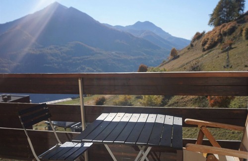 Orcieres-Merlette Apartment | Cabin studio in Orcières Merlette - sleeps 4, pets allowed, bed linen included in winter