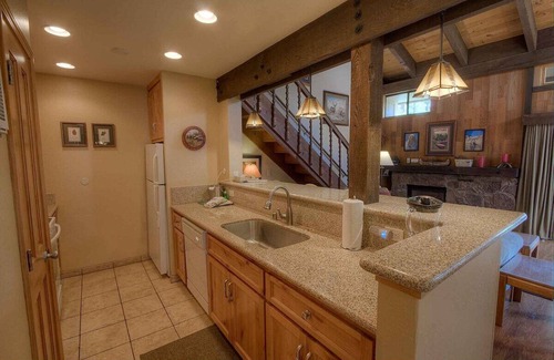 Pioneer Trail Condo | Cabin Style Condo at Lakeland (LLC0972)