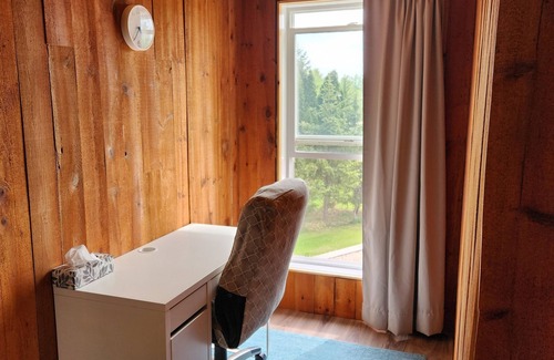 New Bothwell Apartment | Cabin Style Private Studio
