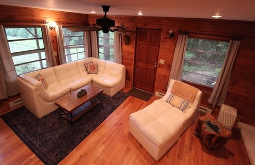 Hendersonville Cabin | Cabin: Updated Mountain Lakefront; Hiking, Canoeing, Fishing, For the whole family