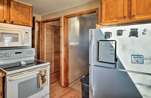 Warm Springs Cabin | Cabin w/ 360° Mountain Views & 30 Miles to Breck!