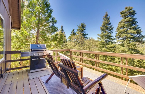 Blue Jay Cabin | Cabin w/Game Room & 2 Decks in Lake Arrowhead!