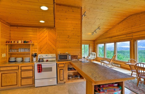 Sutton Cabin | Cabin w/Glacier Views: Walk to Matanuska River!
