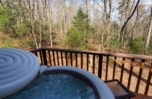 Blairsville Cabin | Cabin w/Hot Tub. Casino 18 miles, Free Pass to swimming beach. Fishing 4 miles