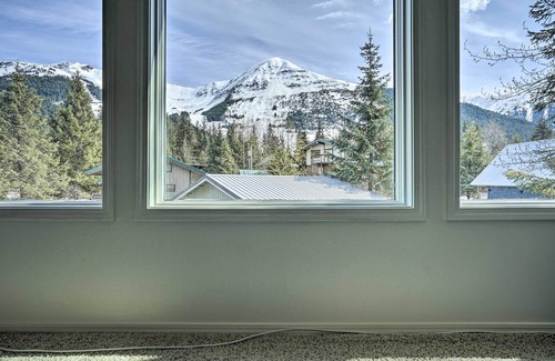 Alyeska Cottage | Cabin w/Hot Tub & Views: 1 Mile to Alyeska Resort