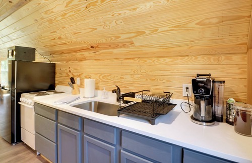 Heflin Apartment | Cabin w/Lake Access Near Talladega Nat'l Forest