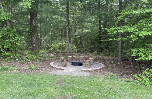 Rogers Cabin | Cabin with a pool, hot tub and wi-fi located close to Natural Bridge State Park