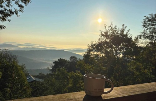 Boone Cabin | Cabin with Amazing Mountain Views*Hot tub*Fire pit