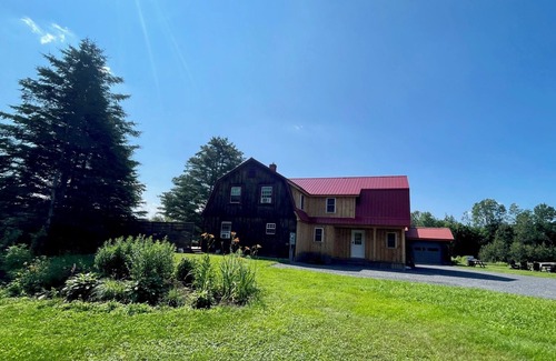 East Burke Cabin | Cabin with guest house on biking/VAST trails