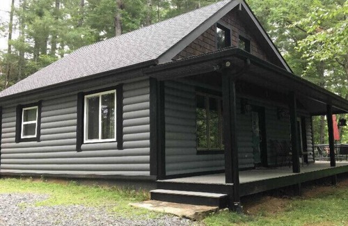 Leicester Cabin | Cabin with hot tub 10 miles from downtown Asheville