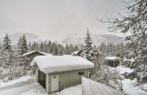 Alyeska House | Cabin with Hot Tub and Views 1 Mile to Alyeska Resort