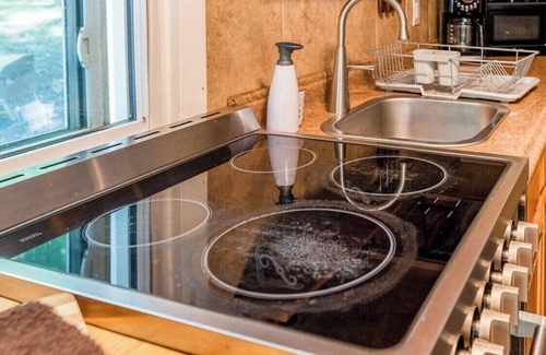 East Stroudsburg Cabin | Cabin with pool at Pocono Mountains -Shawnee/Camelback