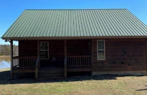 Deer Lodge Cabin | Cabin with private pond. A peaceful escape