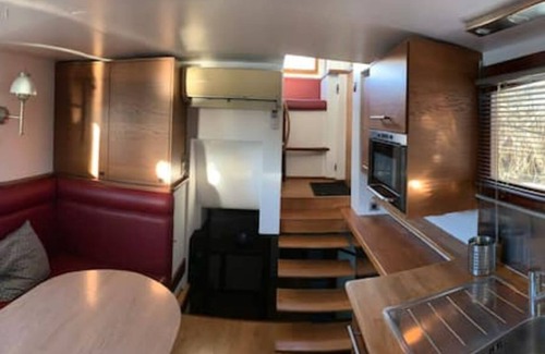 Quartier de la Muette Apartment | Cabine sur Péniche à Bagatelle