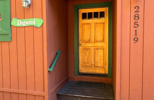 Strawberry House | Cabins at Strawberry - Dogwood