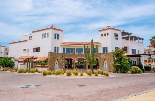 Colonia El Progreso Apartment | Cabo Resort Suite with Terrace