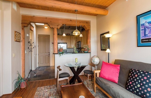 Southside Condo | Cactus Flower | Pool and Hot Tub Access!