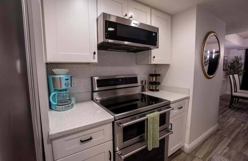 Raskin Estates House | Cactus Luxury, amenities, & VIP packages